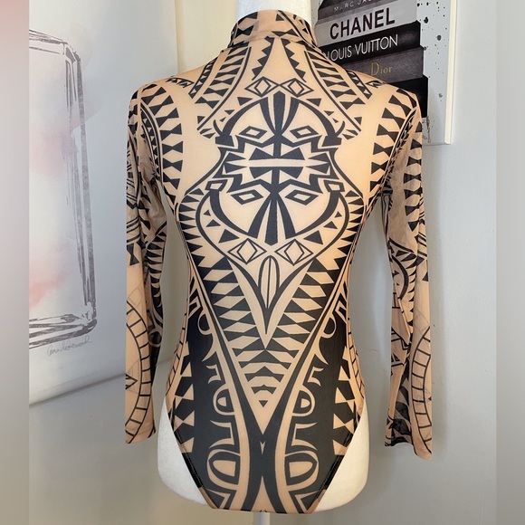 Sheer Mesh Long Sleeve Bodysuit Black & Tan Tribal Print Size XL Runs Small - Picture 4 of 16